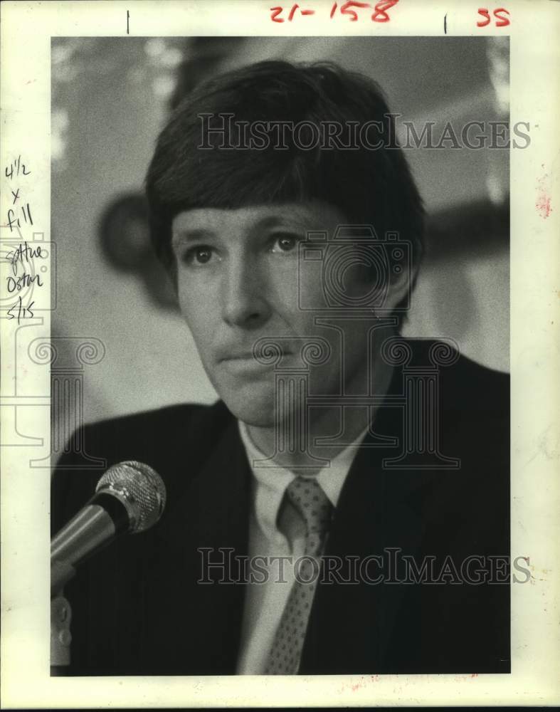 1984 Press Photo Houston Oilers' quarterback Gifford Nielsen retires from Oilers- Historic Images