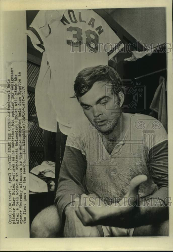 1976 Press Photo Cincinnati Reds pitcher Gary Nolan discusses season opener game- Historic Images