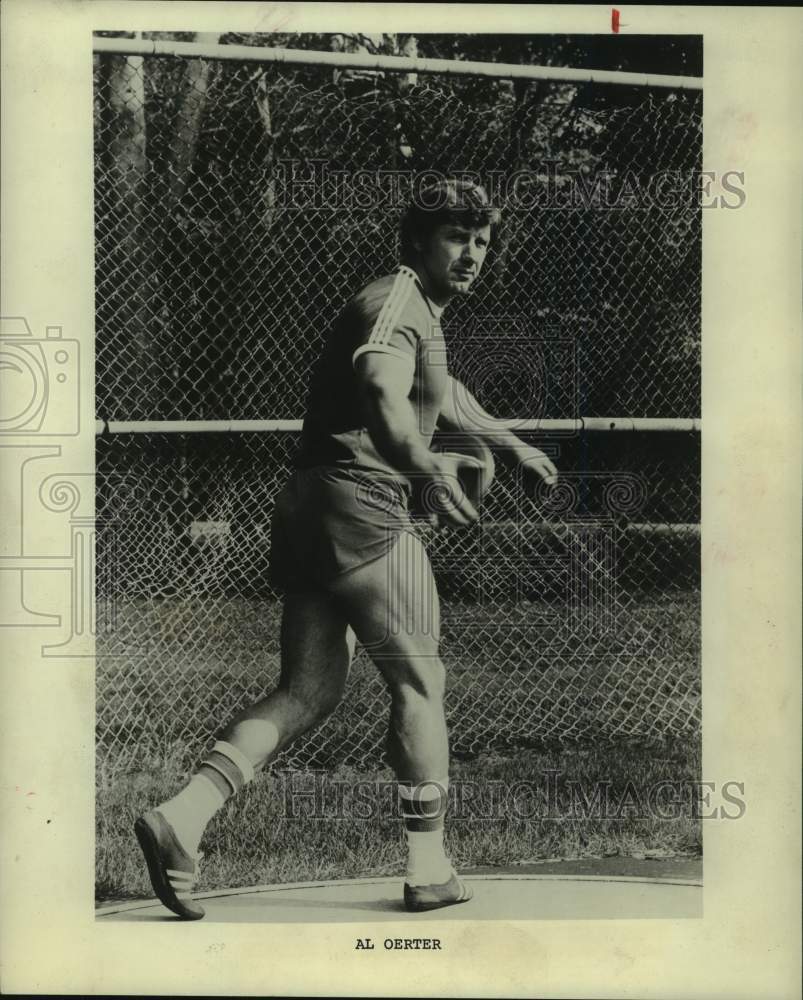 1983 Press Photo Olympic discus champion Al Oerter prepares a throw. - hcs11610- Historic Images