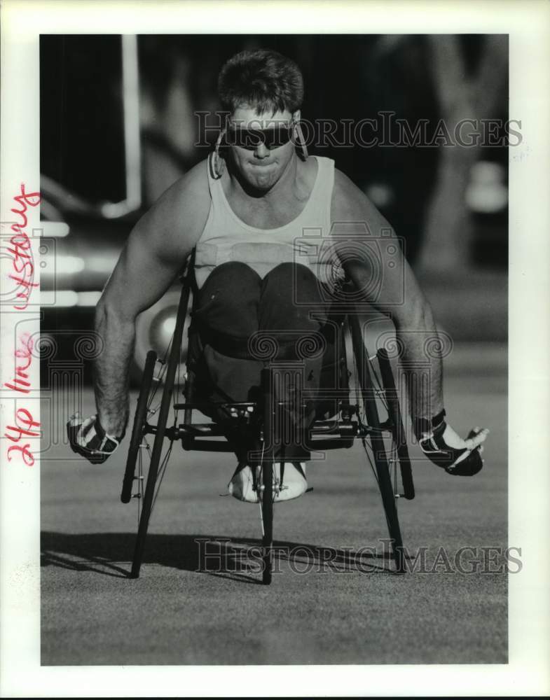 1991 Press Photo Wheelchair marathoner Jeff Sewell practices in Houston.- Historic Images