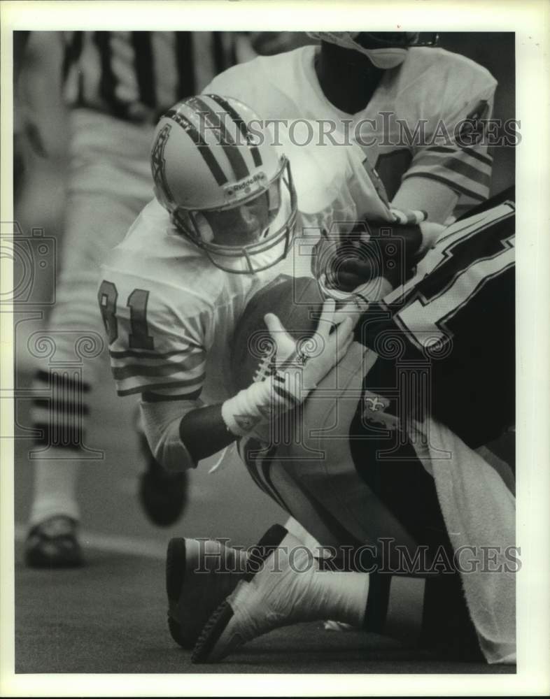 1987 Press Photo Oilers' Ernest Givins appears to score TD against Saints.- Historic Images