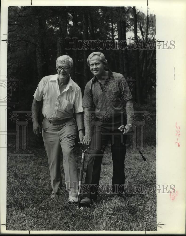 1978 Press Photo Pro golfer Jack Nicklaus helps break ground on new golf course.- Historic Images