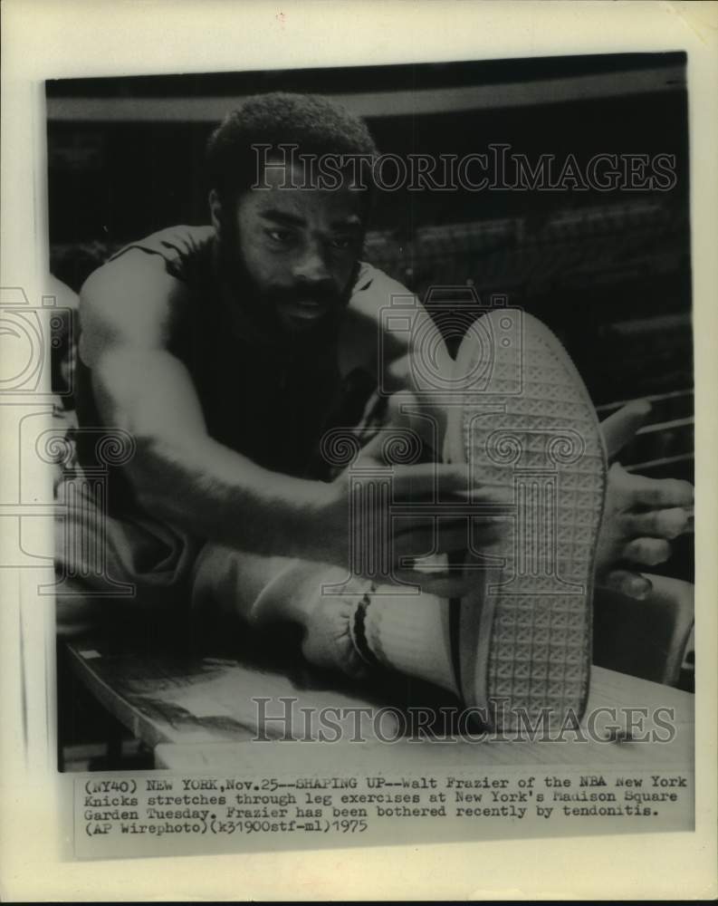 1975 Press Photo Knicks&#39; Walt Frazier stretches during workout in New York.- Historic Images