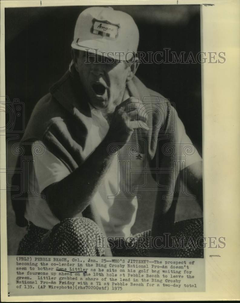 1975 Press Photo Pro golfer Gene Littler waits on 18th hole at Pebble Beach.- Historic Images