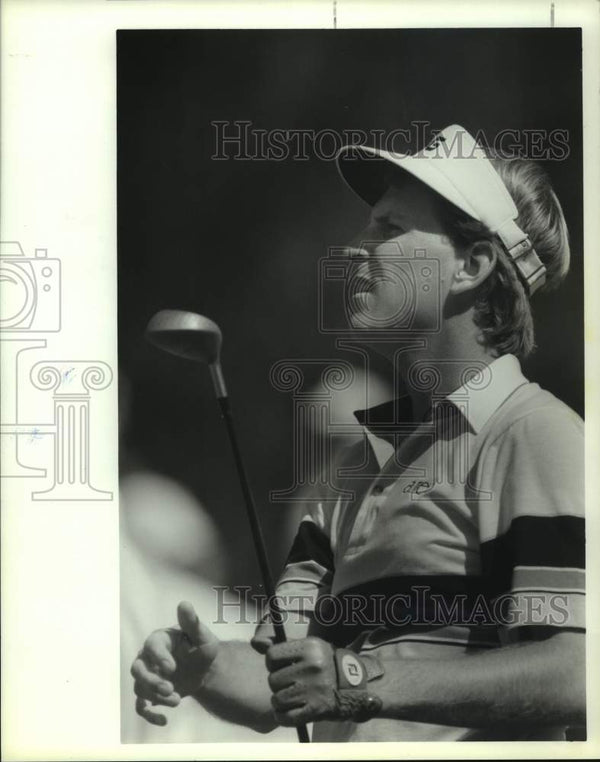 1989 Press Photo Pro golfer Joe Inman watches his drive off the tee ...