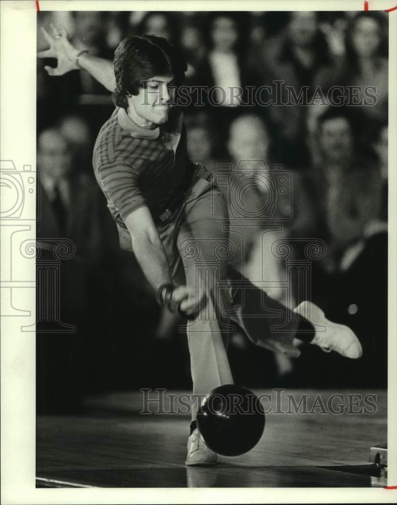 1982 Press Photo Dave Husted on his way to BPAA U.S. Open win at Big Texan Lanes- Historic Images