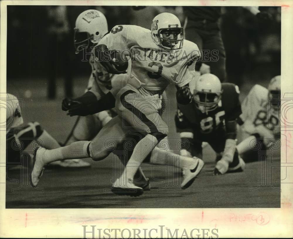 1981 Press Photo Yates HS running back Thomas Ledet scores 2nd touchdown.- Historic Images