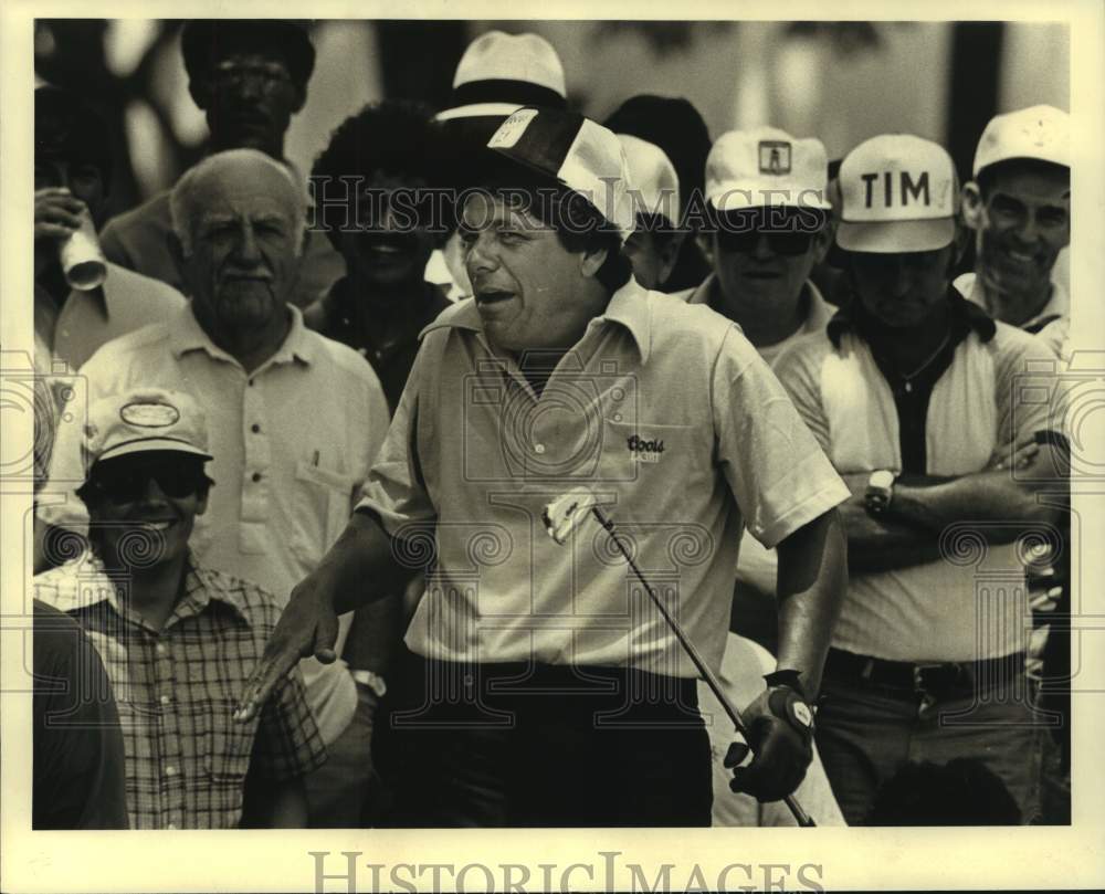 1990 Press Photo Golfer Lee Trevino yucks it up on the golf course. - hcs12812- Historic Images
