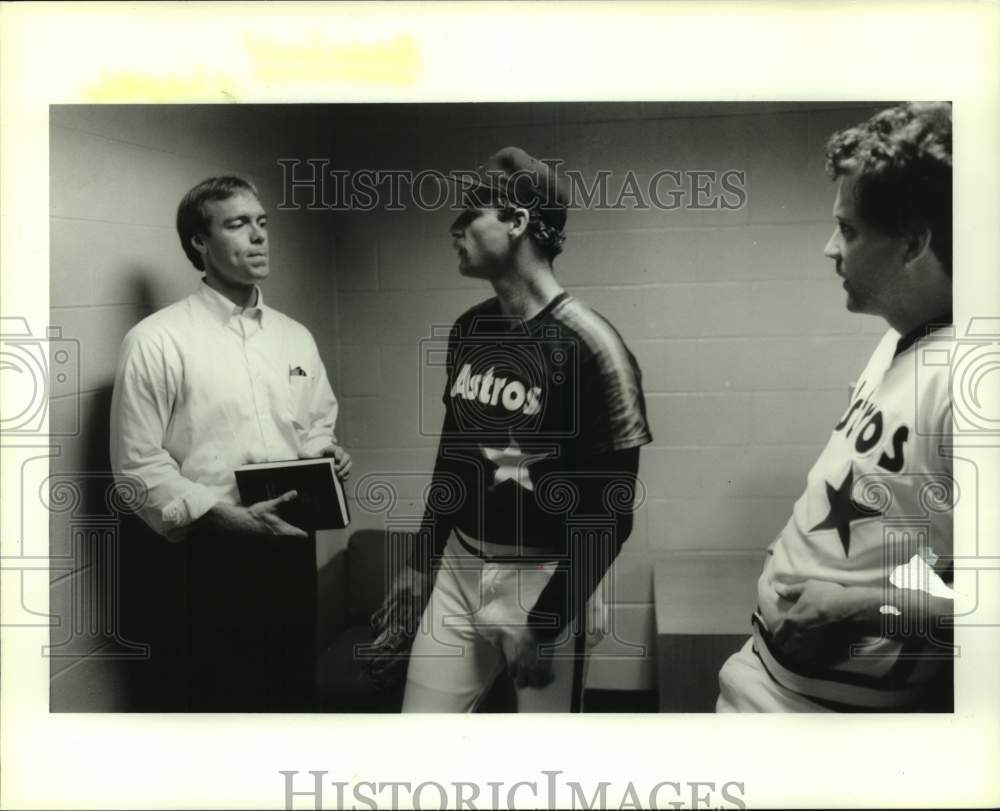 1986 Press Photo Astros&#39; players attend chapel prior to game. - hcs12885- Historic Images