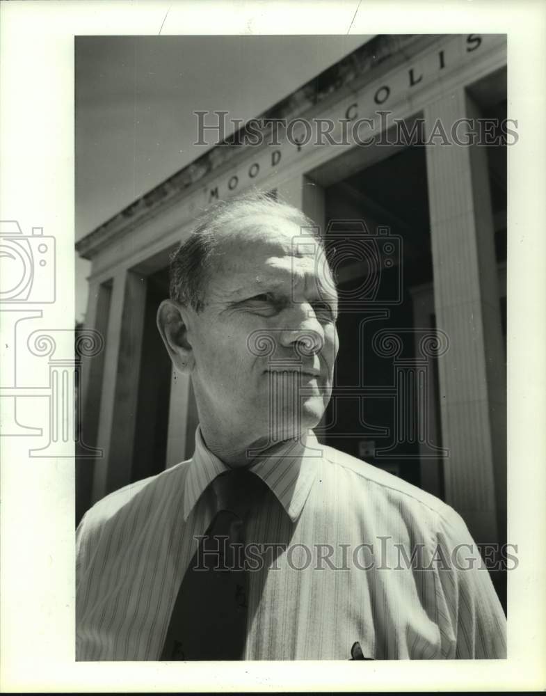 1987 Press Photo SMU Athletic Director, Dudley Parker. - hcs13487- Historic Images