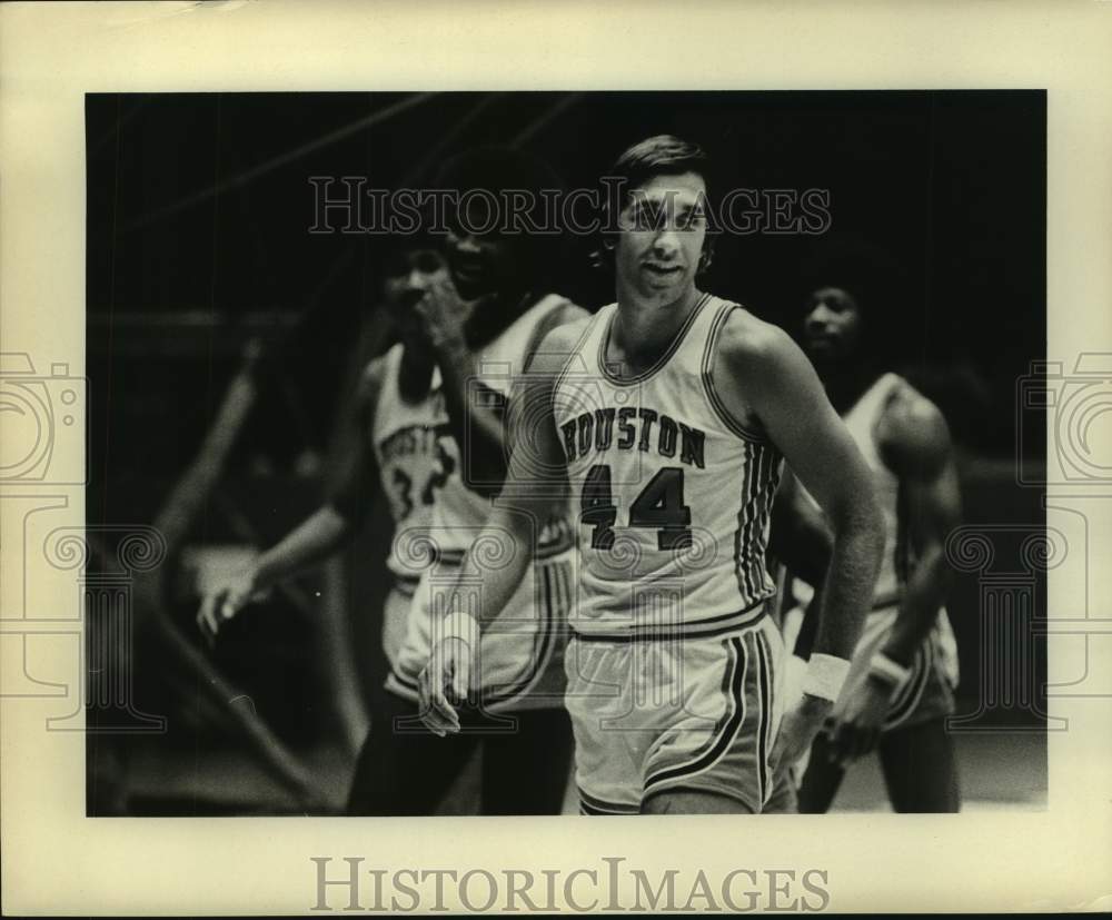 1978 Press Photo Houston Rockets&#39; Rudy Tomjanovich on the court. - hcs14068- Historic Images