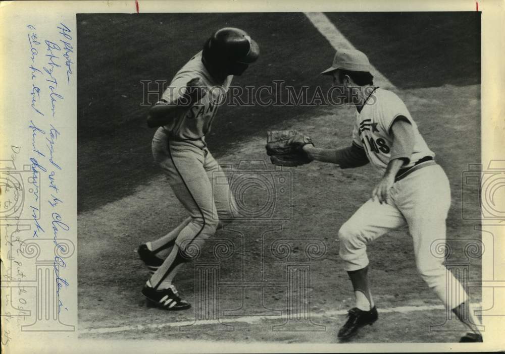 Press Photo Astros&#39; Claude Osteen tags out Padres&#39; Bobby Tolan in 6th inning.- Historic Images