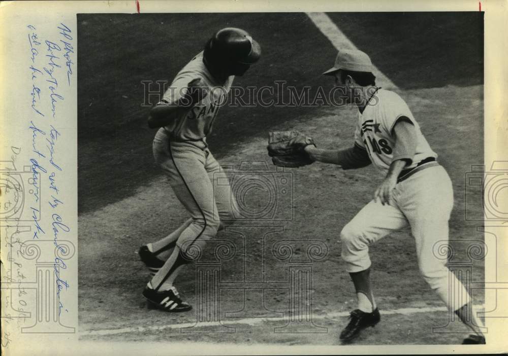 Press Photo Astros' Claude Osteen tags out Padres' Bobby Tolan in 6th inning.- Historic Images