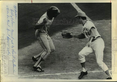 Press Photo Astros' Claude Osteen tags out Padres' Bobby Tolan in 6th ...