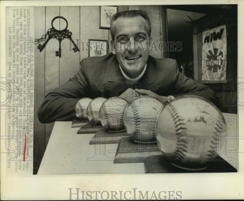 1970 Press Photo Twins&#39; pitcher Jim Perry wins American League Cy Young Award.- Historic Images