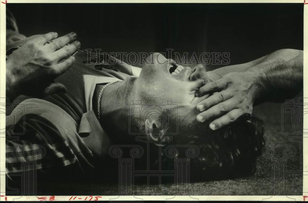 1980 Press Photo Eddie Marasco in pain after ankle injury in soccer game, Texas- Historic Images