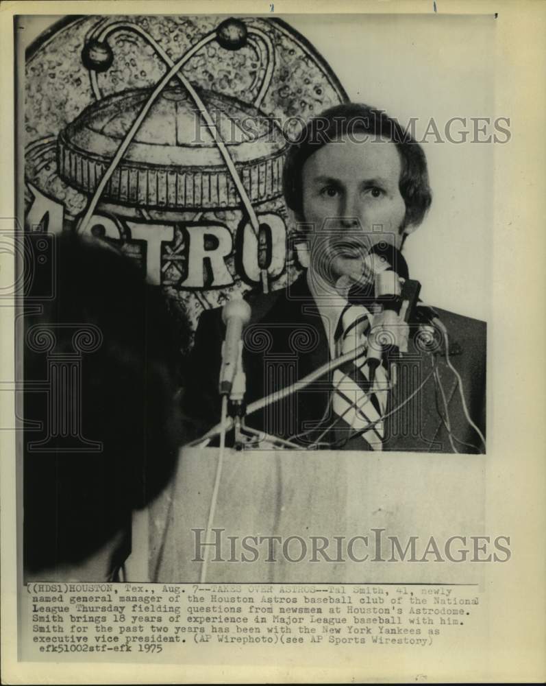 1975 Press Photo Manager of the Houston Astros Tal Smith at TX press conference- Historic Images