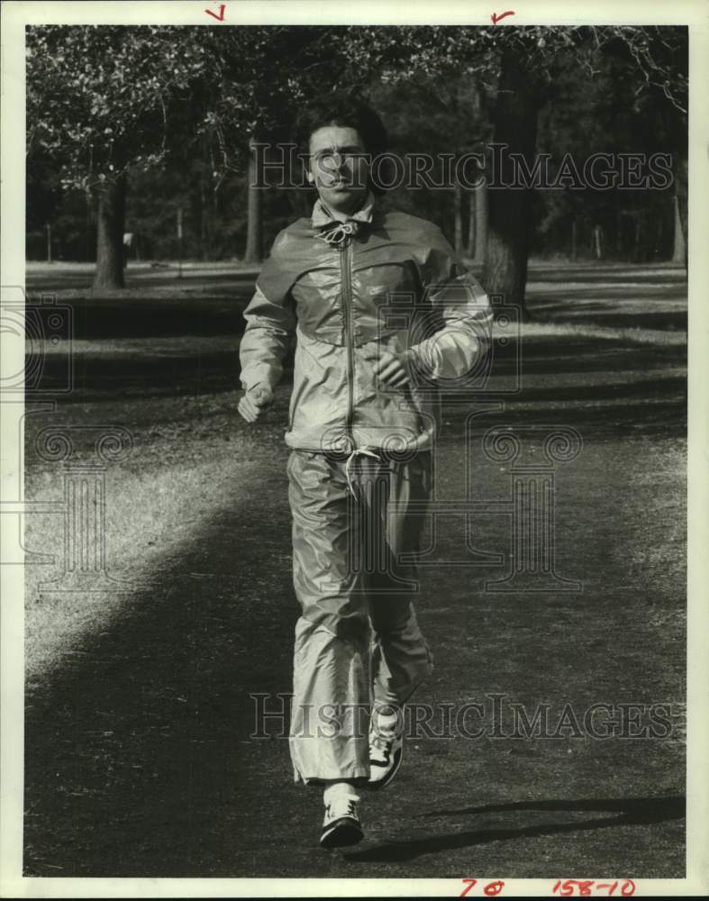 1984 Press Photo West German Michael Spoetel works out for Houston Marathon.- Historic Images