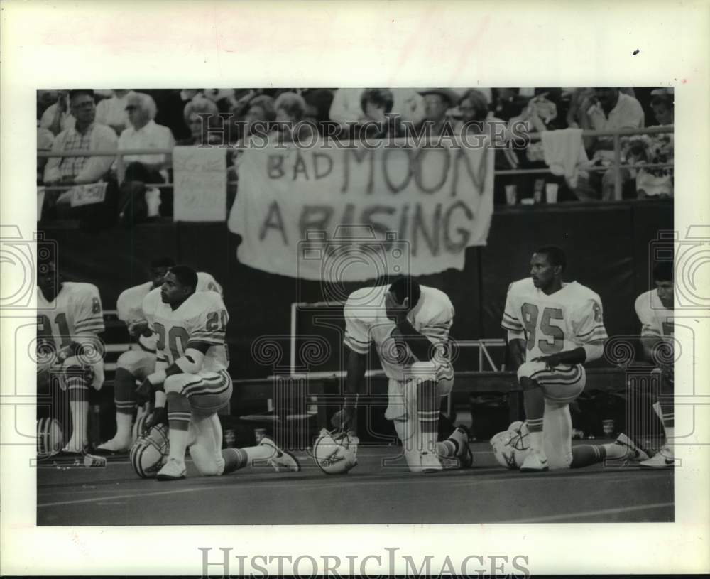 1989 Press Photo Dejected Oilers&#39; offense during opening day loss at Minnesota.- Historic Images