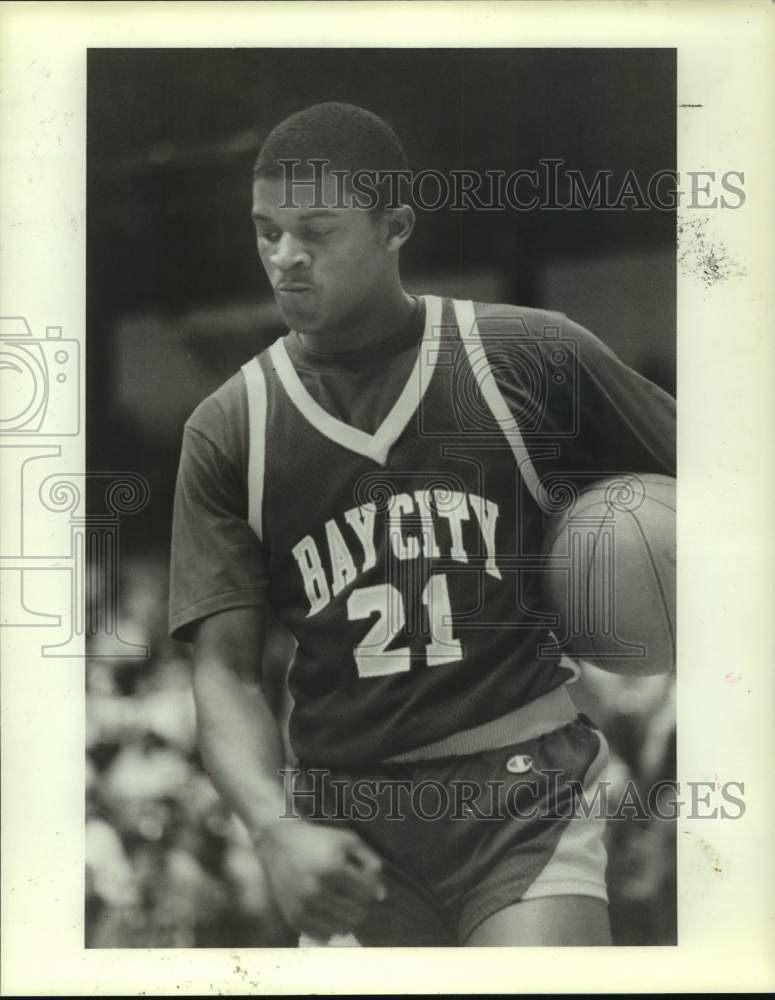 1986 Press Photo Bay City (TX) High School basketball star LaBradford Smith.- Historic Images