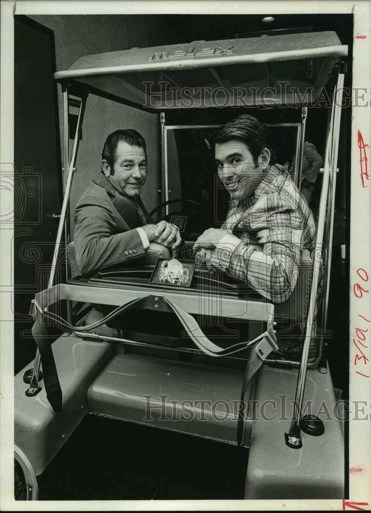 1976 Press Photo Professional golfers Charlie Epps &amp; Don Massengale - hcs17401- Historic Images