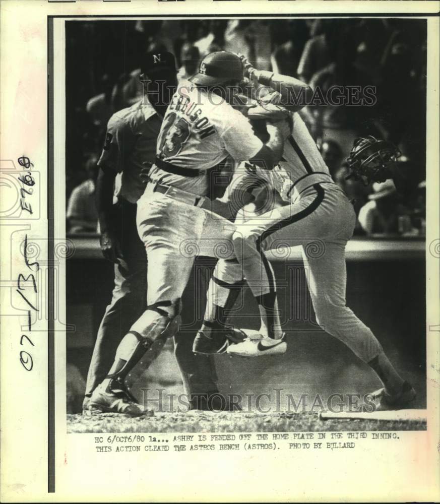 1980 Press Photo Astros Alan Ashby-Dodgers catcher Joe Ferguson collide at plate- Historic Images