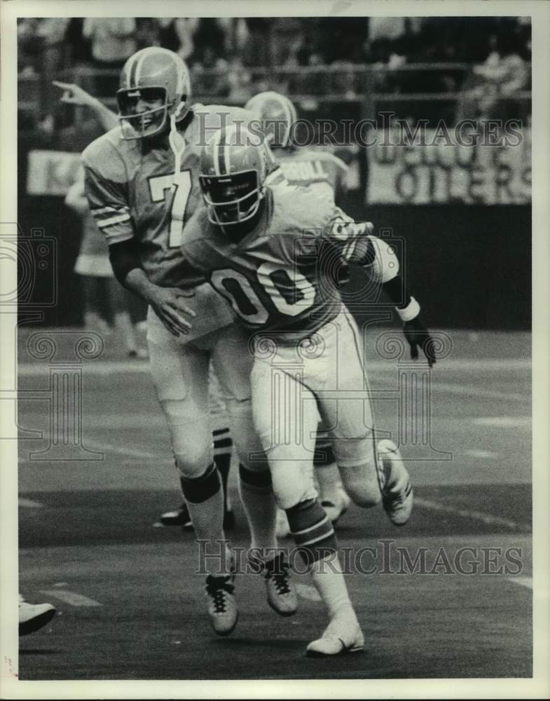 1974 Press Photo Houston Oilers football players Dan Pastorini and Ken Burrough- Historic Images