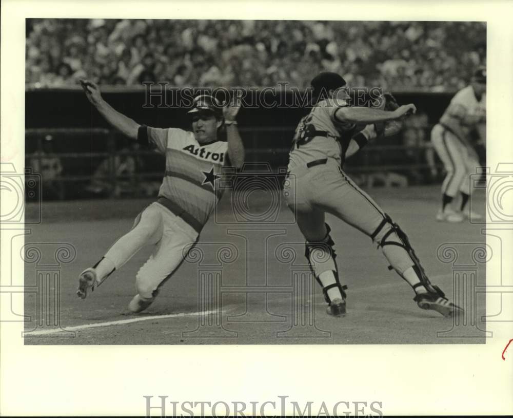 1984 Press Photo Astros' Barry Spillman scores during game with Giants.- Historic Images