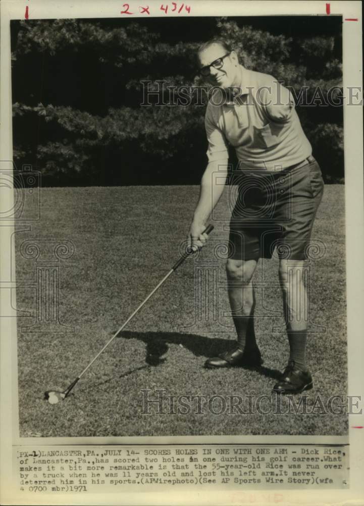 1971 Press Photo Golfer Dick Rice smiles and holds driver for photo in PA- Historic Images