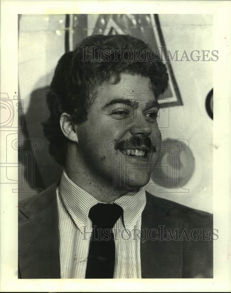 1983 Press Photo Houston Oilers&#39; draft choice, offensive lineman, Harvey Salem.- Historic Images