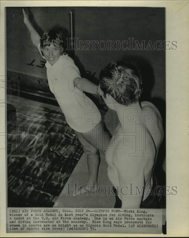 1973 Press Photo Diving instructor Micki King instructs an Air Force Cadet in CO- Historic Images