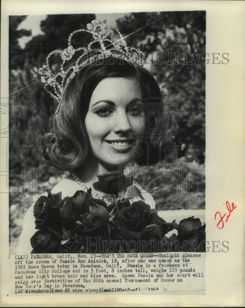 1968 Press Photo Pamela Ann Anicich crowned Tournament of Roses, Rose Queen.- Historic Images