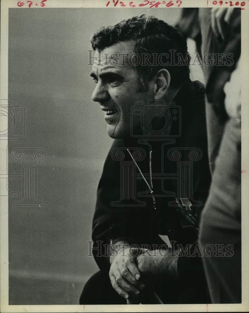 1971 Press Photo Notre Dame University&#39;s head football coach Ara Parseghian.- Historic Images