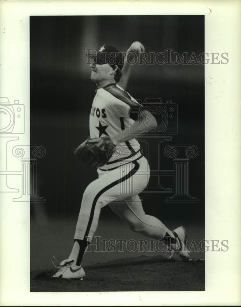 1987 Press Photo Astros&#39; Jeff Heathcock delivers the baseball to the plate.- Historic Images