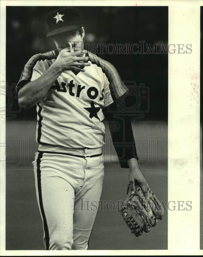 1984 Press Photo Astros&#39; pitcher Bob Knepper scores win in home season finale- Historic Images