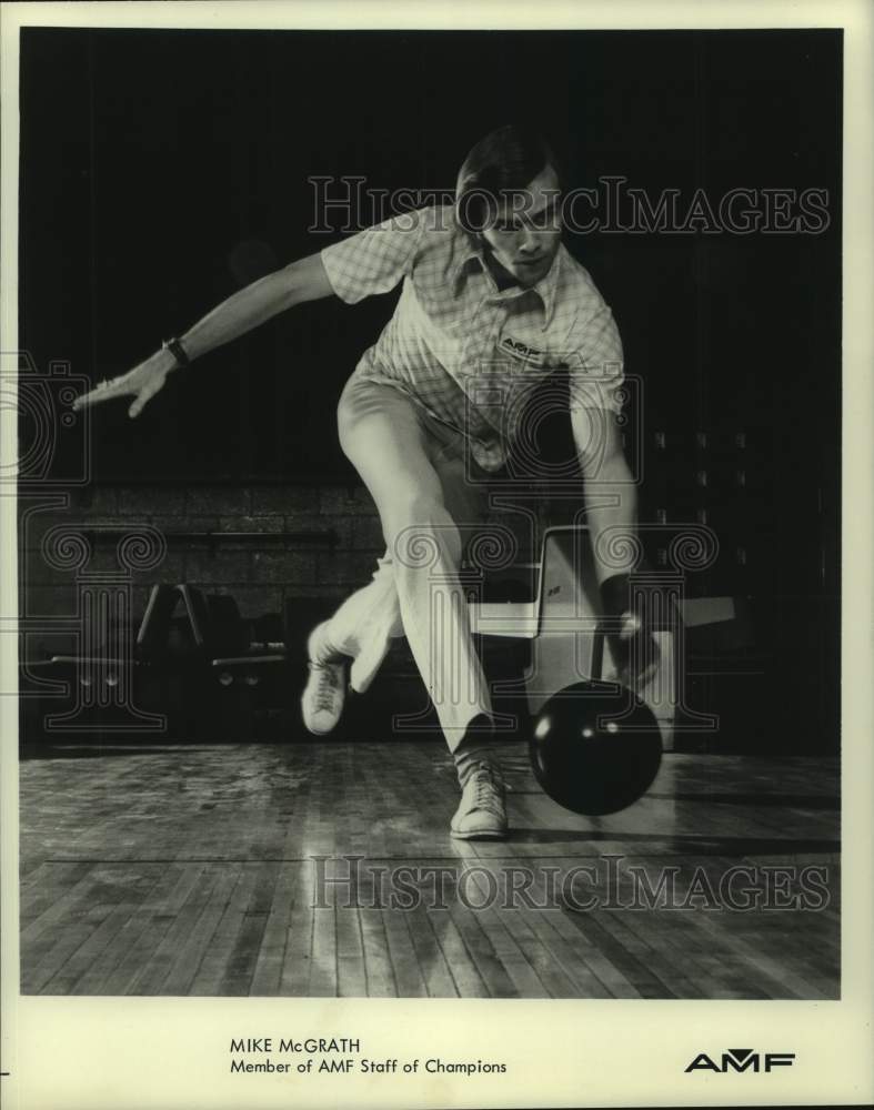 1974 Press Photo Bowler Mike McGrath throws the ball down the alley - hcs19448- Historic Images