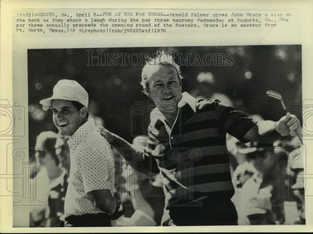 1976 Press Photo Golfer Arnold Palmer and John Grace share a laugh at Augusta- Historic Images