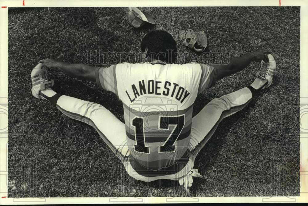 1980 Press Photo Houston Astros baseball player Rafael Landestoy stretches- Historic Images