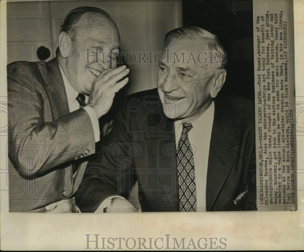 1958 Press Photo Baseball managers Fred Haney and New York's Casey Stengel talk- Historic Images