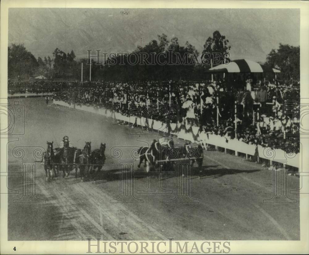 1964 Press Photo Horse races at the Rose Bowl - hcs19697- Historic Images