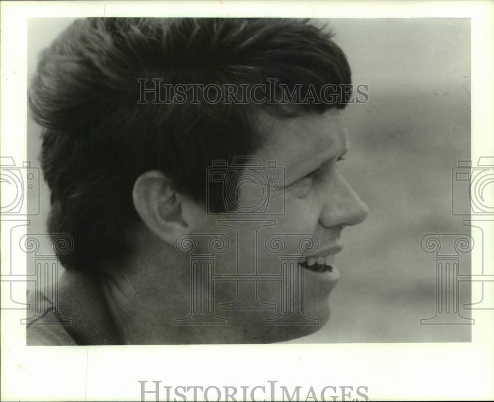 1989 Press Photo Yacht racing's Rod Sellers celebrates surprising victory- Historic Images