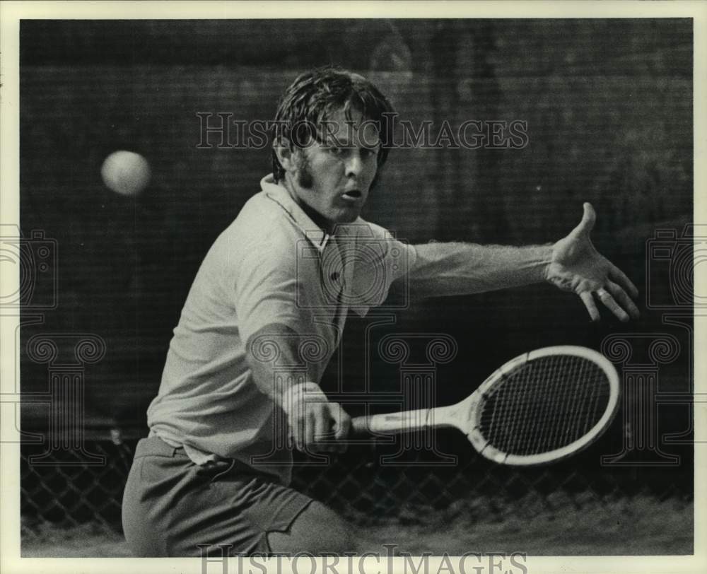 1975 Press Photo Tennis star Cliff Richey - hcs19838- Historic Images