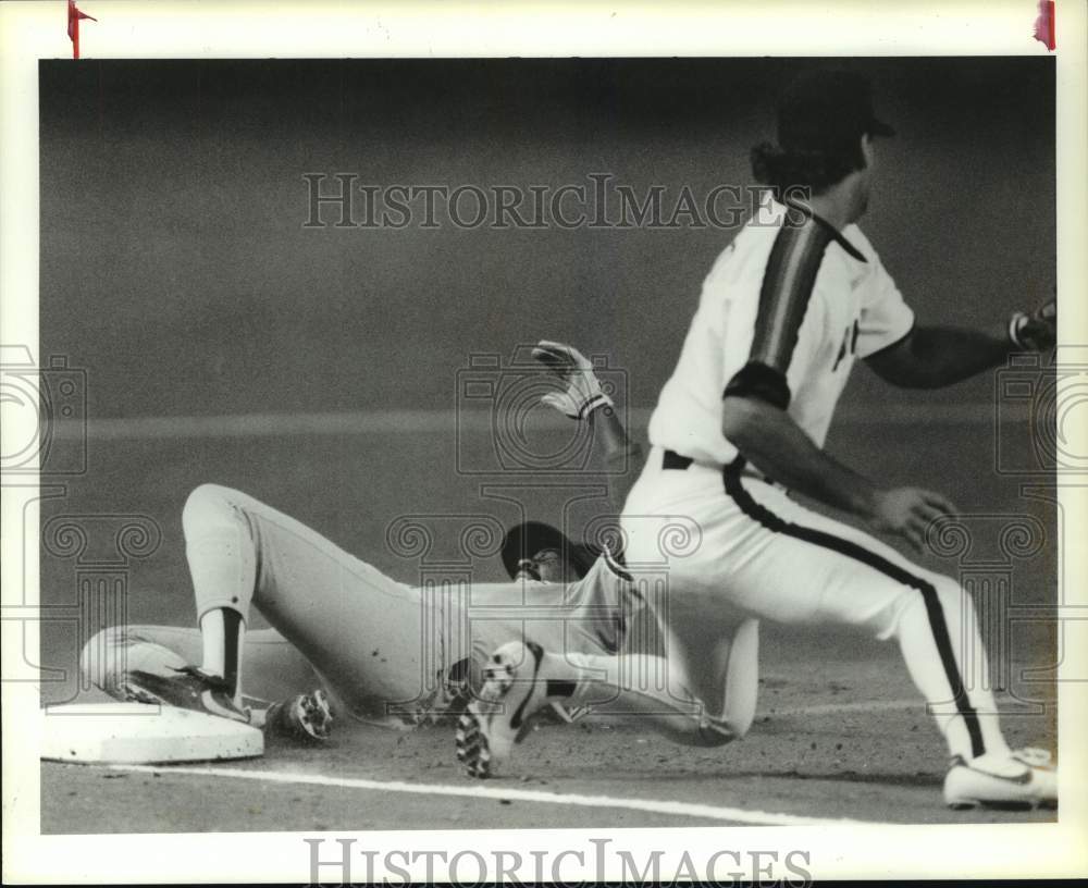 1990 Press Photo Dodgers Alfredo Griffin slides safe, Astros Ken Caminiti covers- Historic Images