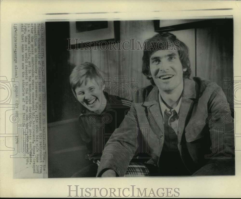 1976 Press Photo Jim Ryun sits with wife Anne after announcing his ret ...