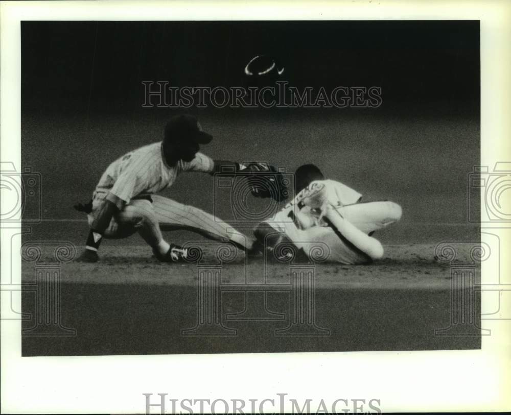 1990 Press Photo Astros&#39; Eric Yelding safe on steal at bottom of third inning- Historic Images