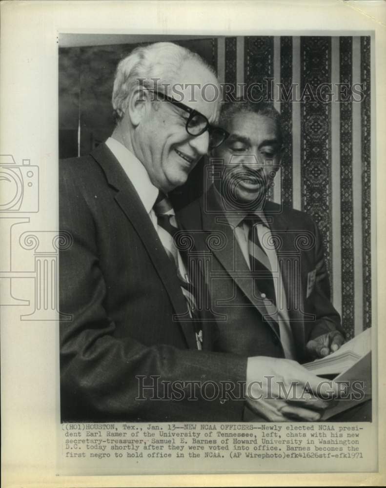 1971 Press Photo Earl Ramer and Samuel E. Barnes new NCAA officers - hcs20180- Historic Images