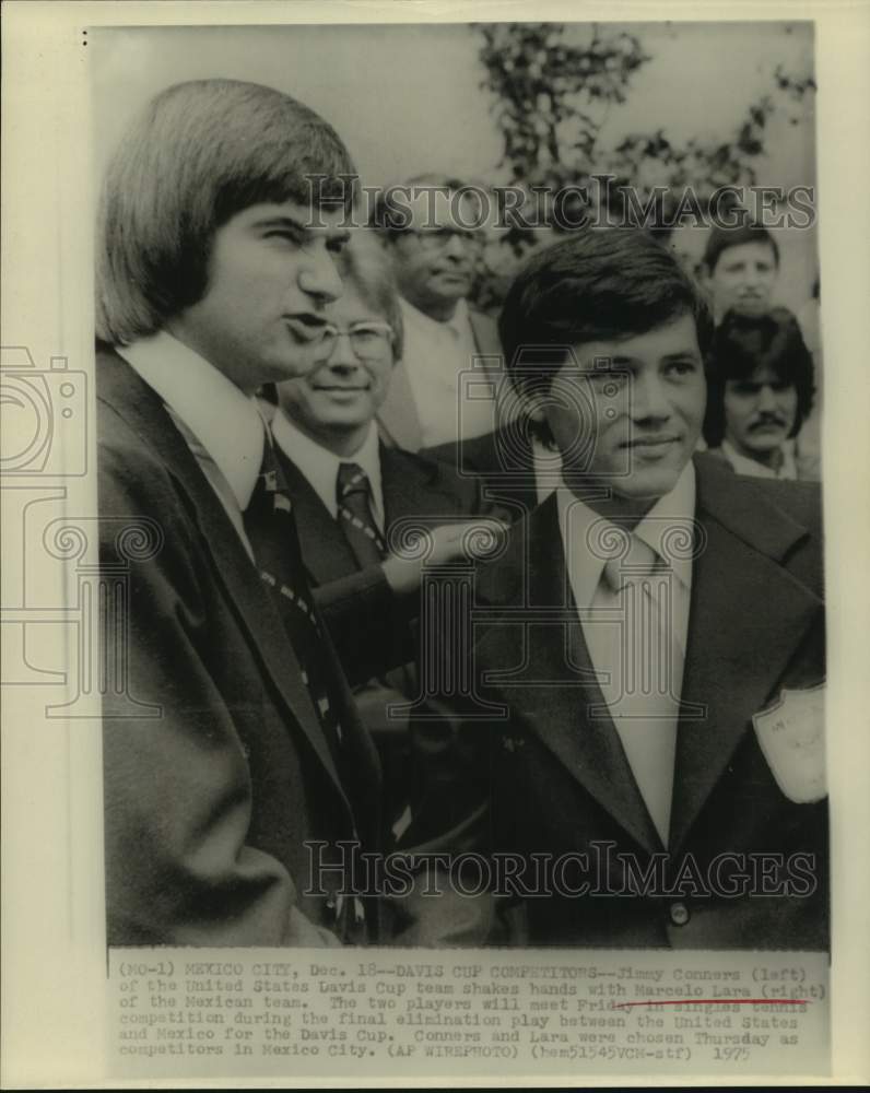 1975 Press Photo Tennis players Jimmy Conners &amp; Marcelo Lara shake hands- Historic Images