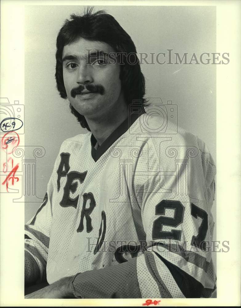 1978 Press Photo Houston Aeros hockey player Don Larway sits for portrait- Historic Images