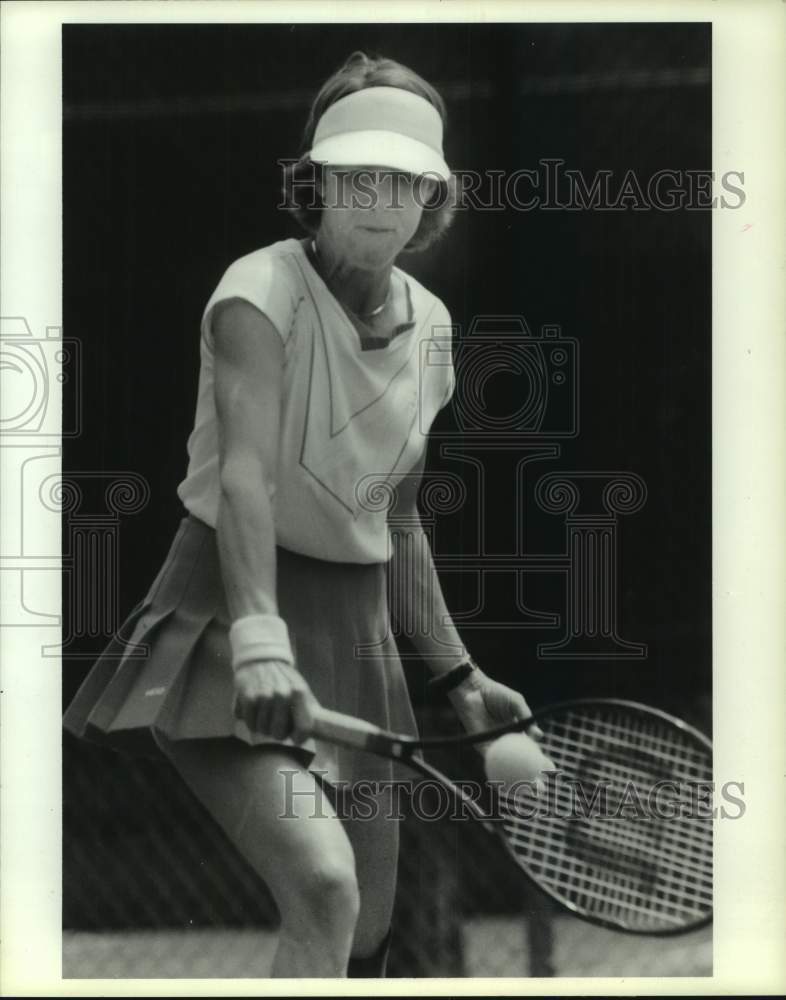1988 Press Photo Tennis player Kate Latham returns shot in match. - hcs20422- Historic Images