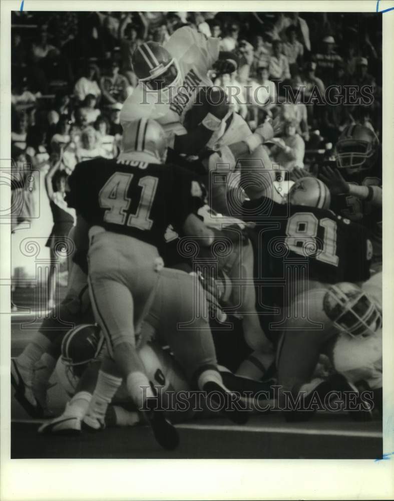 1985 Press Photo University of Houston's Raymond Tate attempts Cougar touchdown- Historic Images